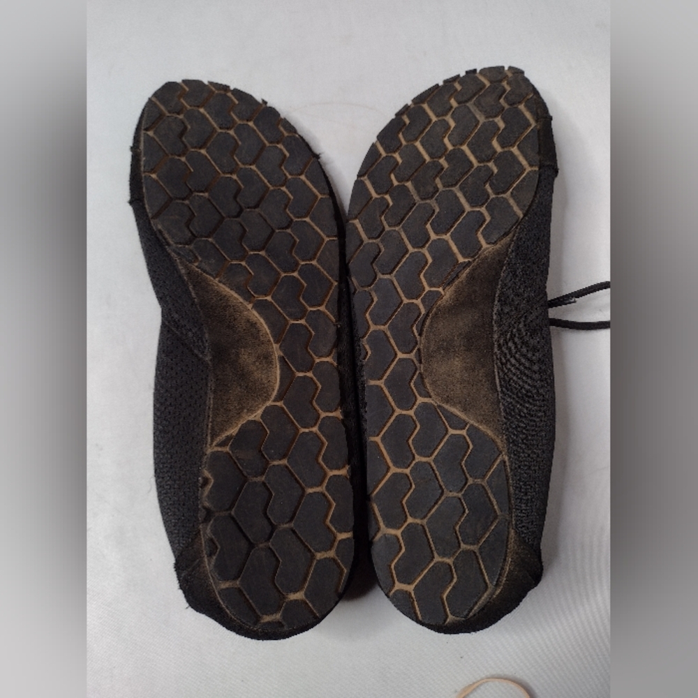 Shoes - Picture 4 of 4